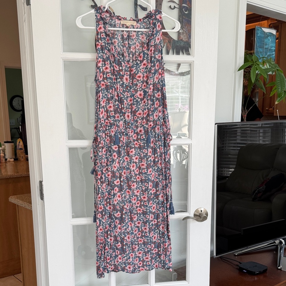 Lovestitch size M floral dress w/cinched waist, tassel ties and under slip
